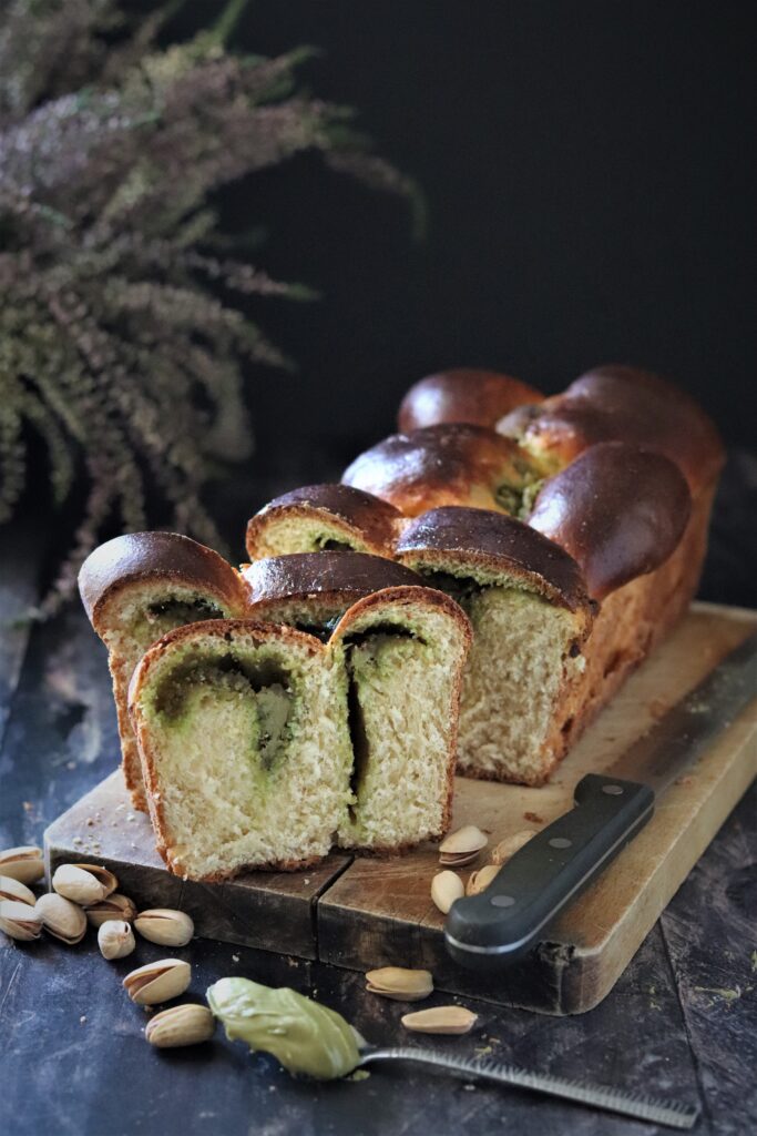 Pan Brioche allo yogurt greco con crema al pistacchio